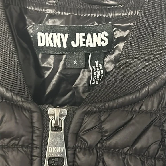 NWOT. Woman’s DKNY Jeans black cropped puffer jacket. Size S. - Picture 3 of 6